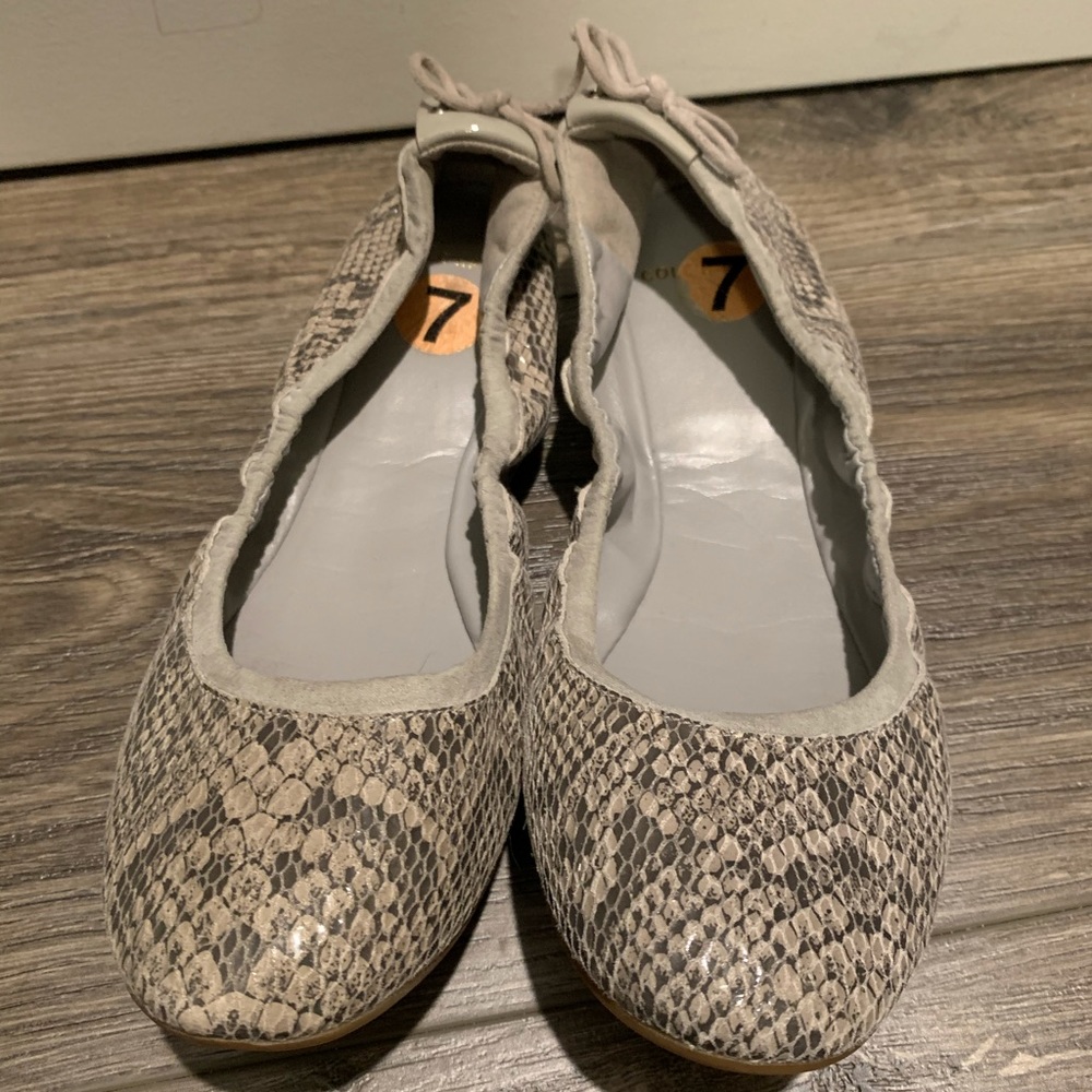 Cole Hann Size 7 Bow-Tie Snake Ballet Slippers